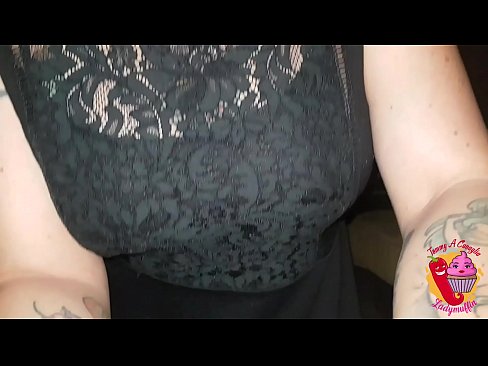 ❤️ Mae llyschwaer Slutty yn rhoi blowjob iddo a Sbaeneg Fideo porn wrthon ni ☑