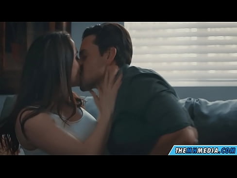❤️ Rhyw rhamantus gyda mam busty dda Fideo porn wrthon ni ☑