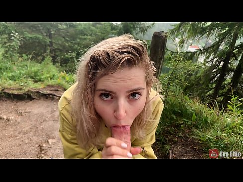 ❤️ Merch yn llyncu cum ar ôl blowjob cyhoeddus - Eva Elfi Fideo porn wrthon ni ☑